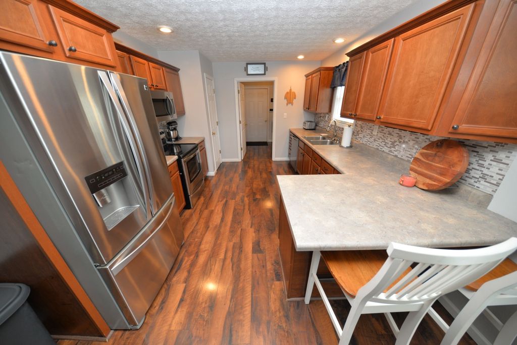 Image 20 of property listing at 401 E Beacon Court, Mt Vernon, IL 62864