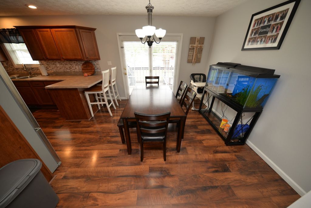 Image 21 of property listing at 401 E Beacon Court, Mt Vernon, IL 62864