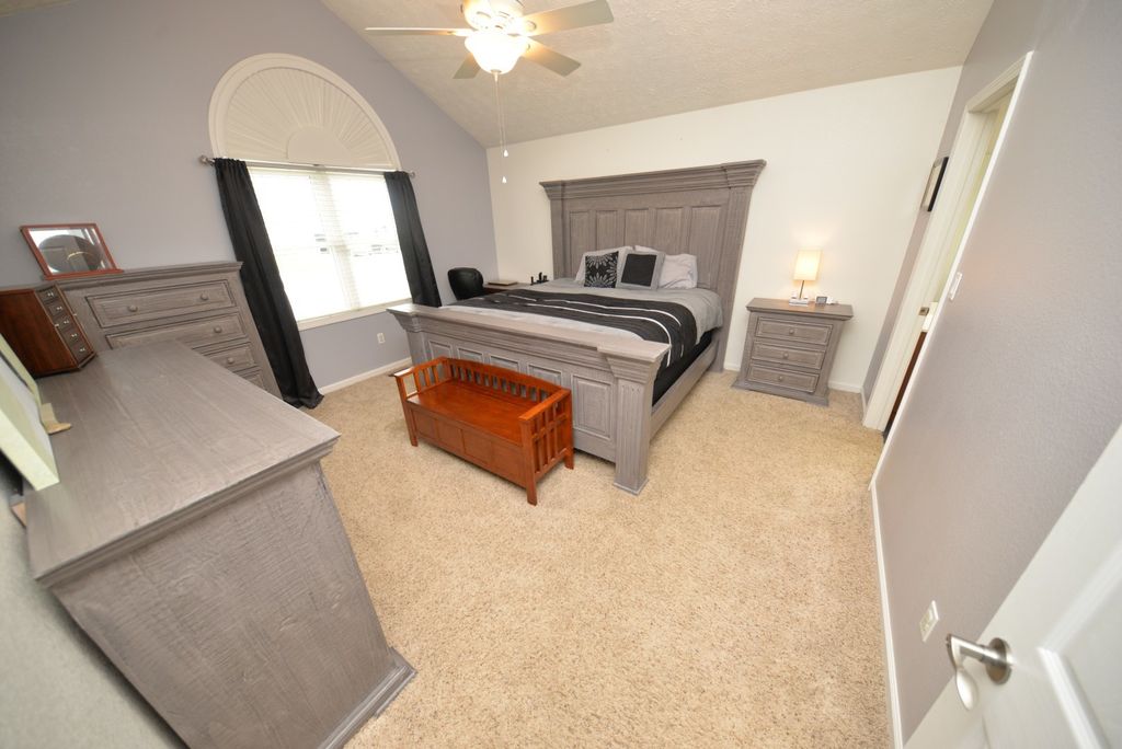 Image 23 of property listing at 401 E Beacon Court, Mt Vernon, IL 62864