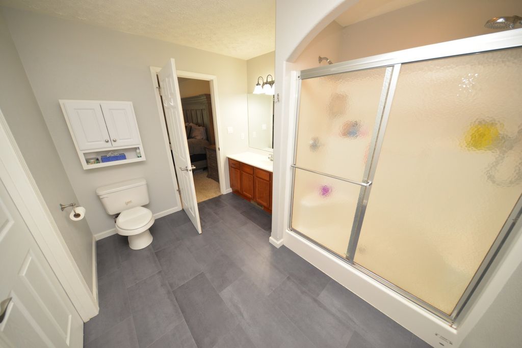 Image 26 of property listing at 401 E Beacon Court, Mt Vernon, IL 62864