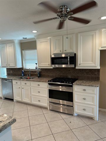 1809 Oklahoma Avenue, Deer Park, TX 77536