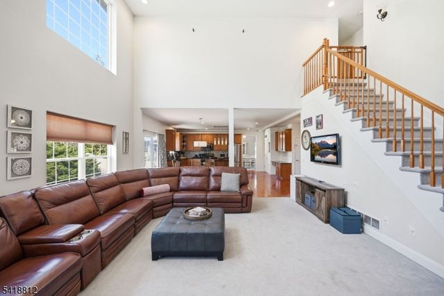 654 Skyline Dr, Jefferson Twp., NJ 07849