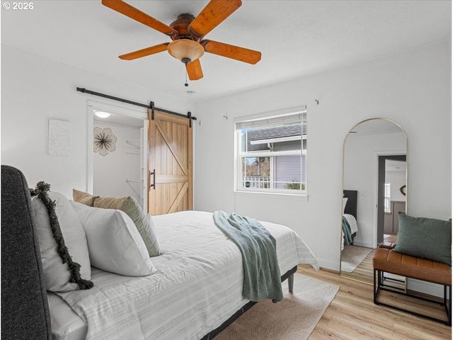 422 WILLAMETTE St, Oregon City, OR 97045