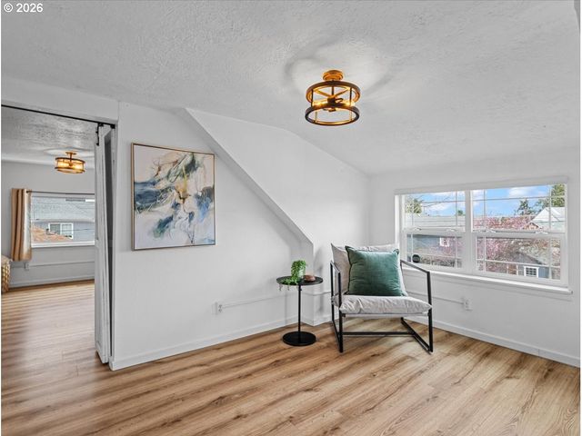 422 WILLAMETTE St, Oregon City, OR 97045