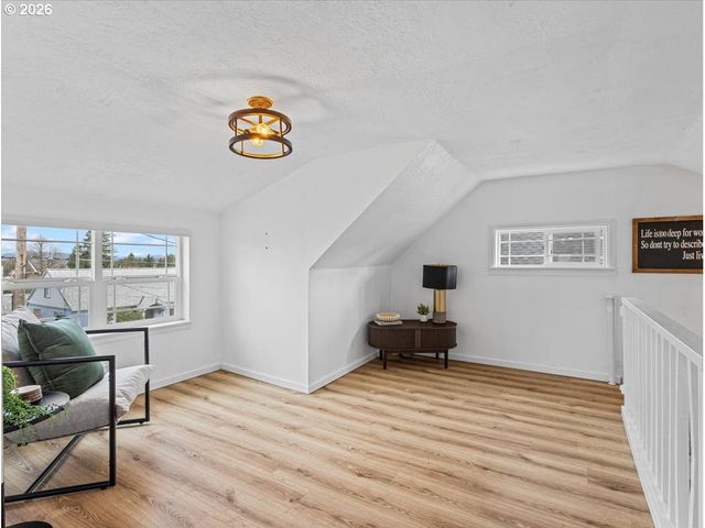 422 WILLAMETTE St, Oregon City, OR 97045