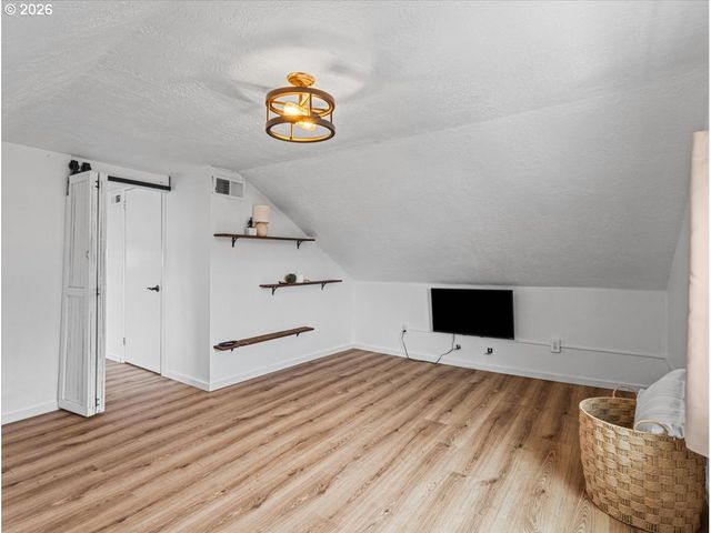 422 WILLAMETTE St, Oregon City, OR 97045