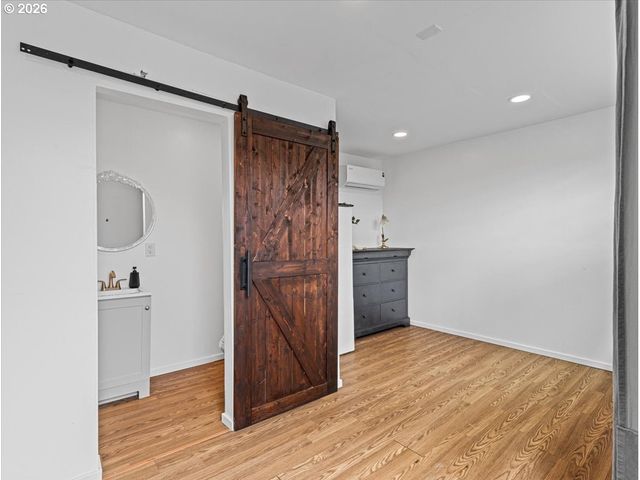 422 WILLAMETTE St, Oregon City, OR 97045