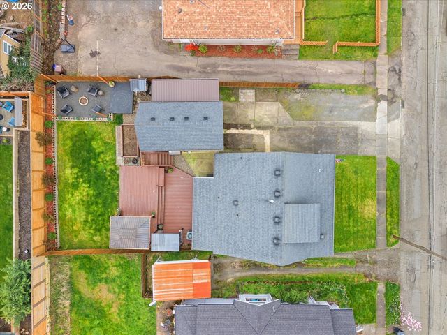 422 WILLAMETTE St, Oregon City, OR 97045