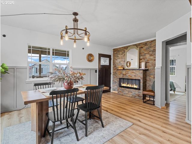 422 WILLAMETTE St, Oregon City, OR 97045