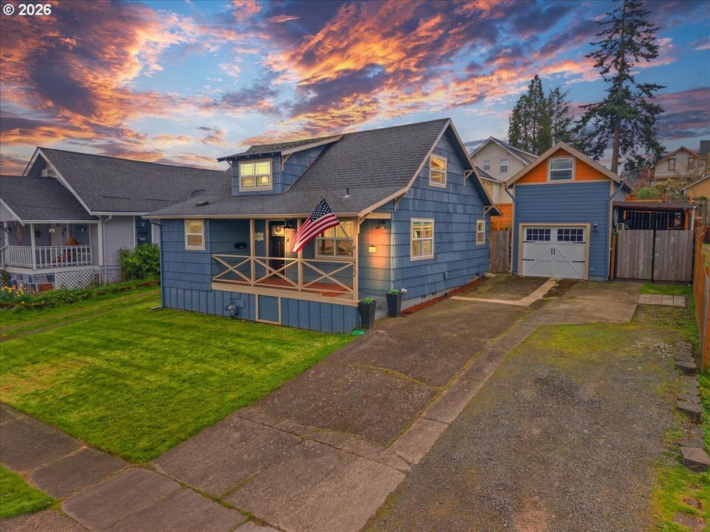 422 WILLAMETTE St, Oregon City, OR 97045