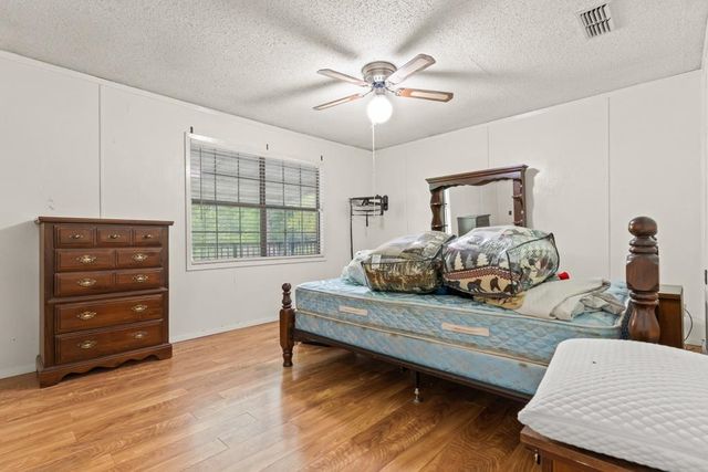1193 Cowpen Road, Karnack, TX 75661