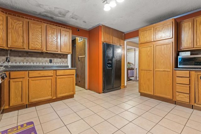 1193 Cowpen Road, Karnack, TX 75661