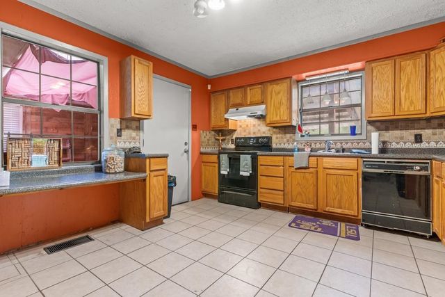 1193 Cowpen Road, Karnack, TX 75661