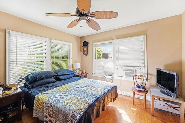 1228 15TH STREET N, St Petersburg, FL 33705