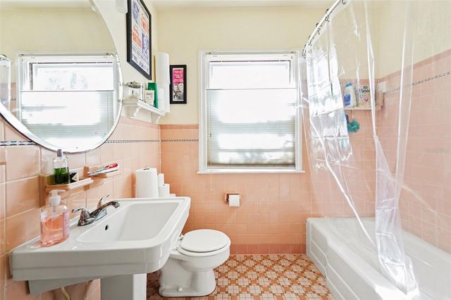 1228 15TH STREET N, St Petersburg, FL 33705