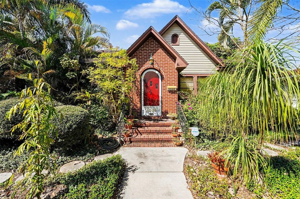 1228 15TH STREET N, St Petersburg, FL 33705