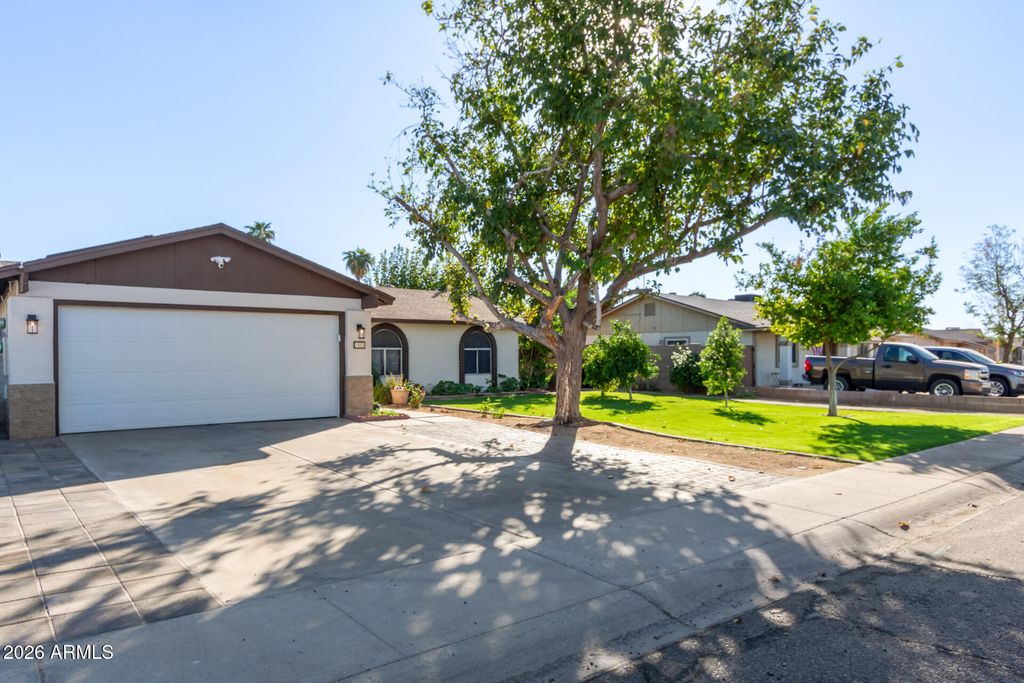 7411 W VOGEL Avenue, Peoria, AZ 85345 — exterior
