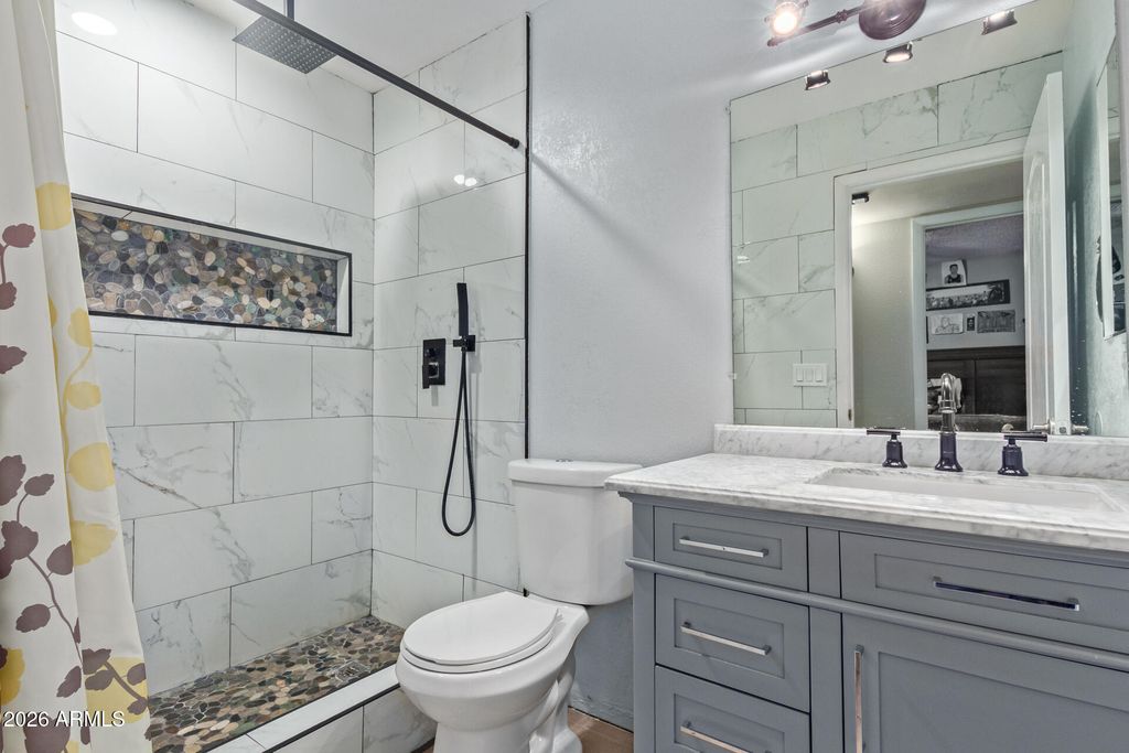 7411 W VOGEL Avenue, Peoria, AZ 85345 — photo 5