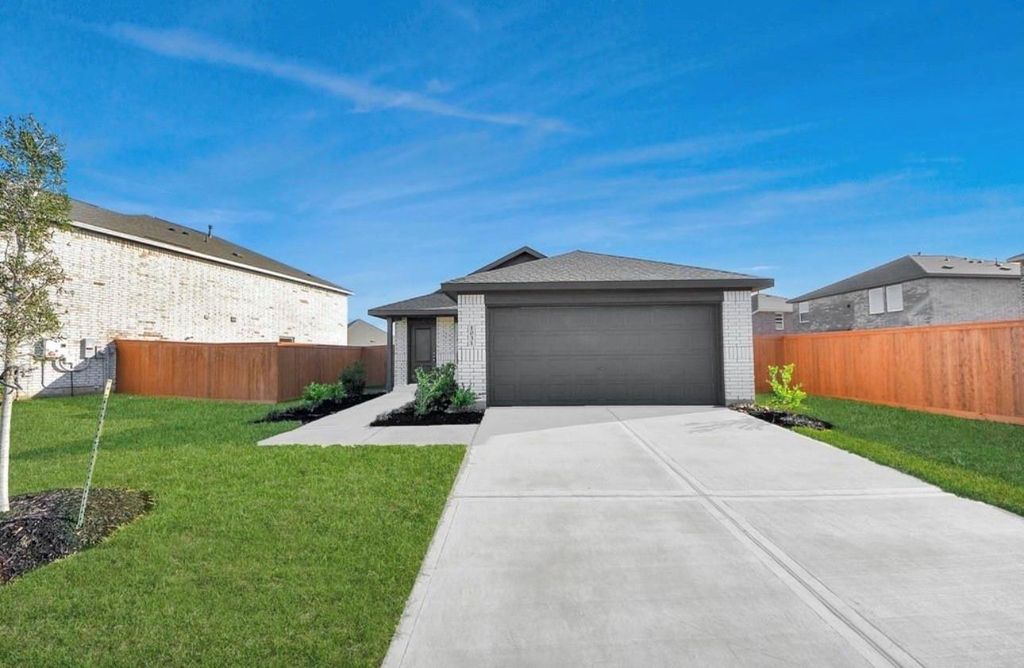 1031 Garnet Rain Circle, Beasley, TX 77417