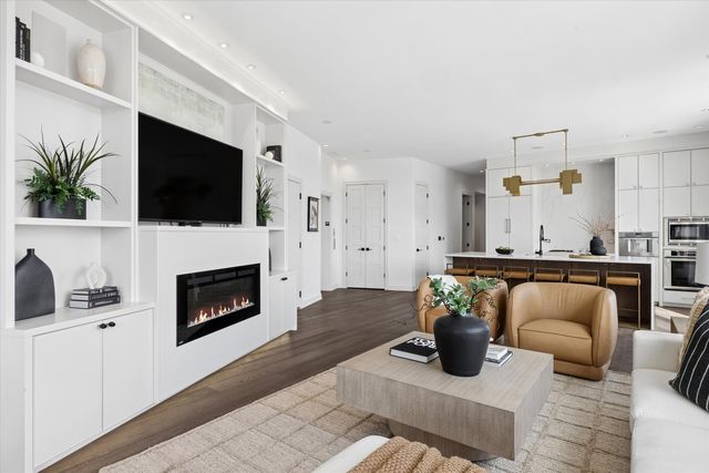 2800 N LINCOLN Avenue 4N, Chicago, IL 60657