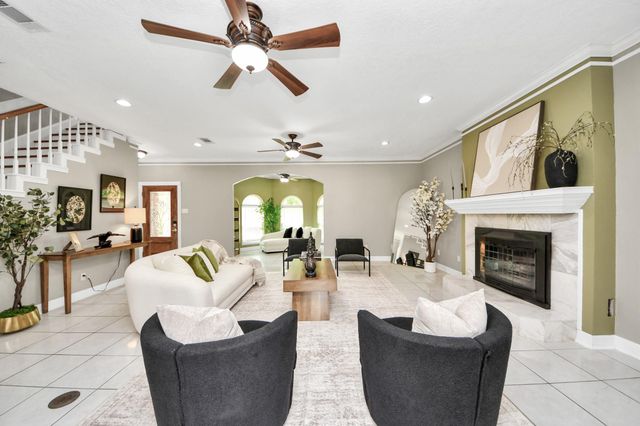 2804 8th Street N, Texas City, TX 77590