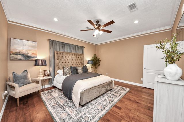 2804 8th Street N, Texas City, TX 77590