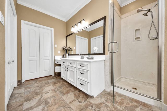 2804 8th Street N, Texas City, TX 77590