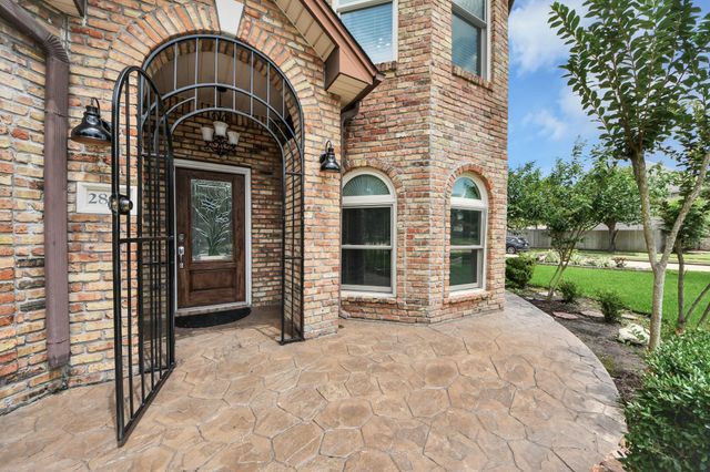 2804 8th Street N, Texas City, TX 77590