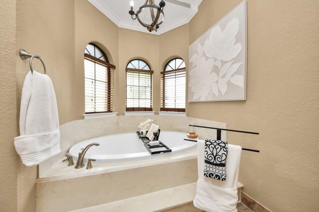 2804 8th Street N, Texas City, TX 77590