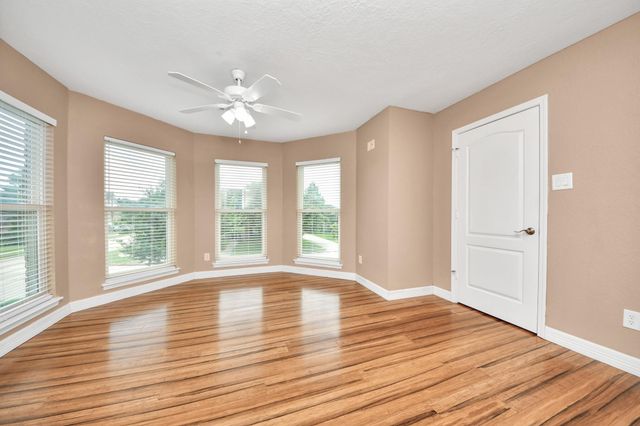 2804 8th Street N, Texas City, TX 77590