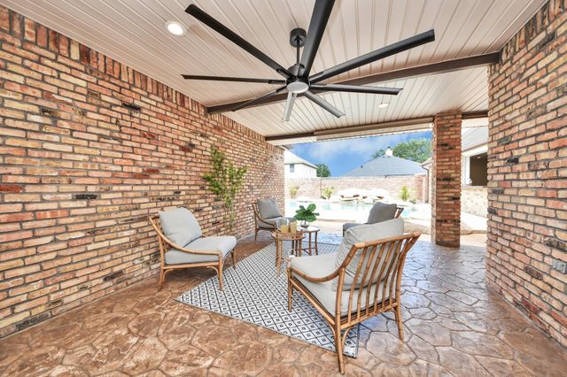 2804 8th Street N, Texas City, TX 77590