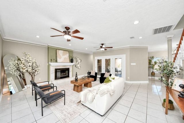 2804 8th Street N, Texas City, TX 77590