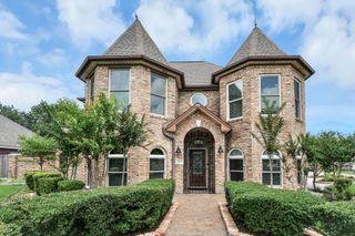 2804 8th Street N, Texas City, TX 77590