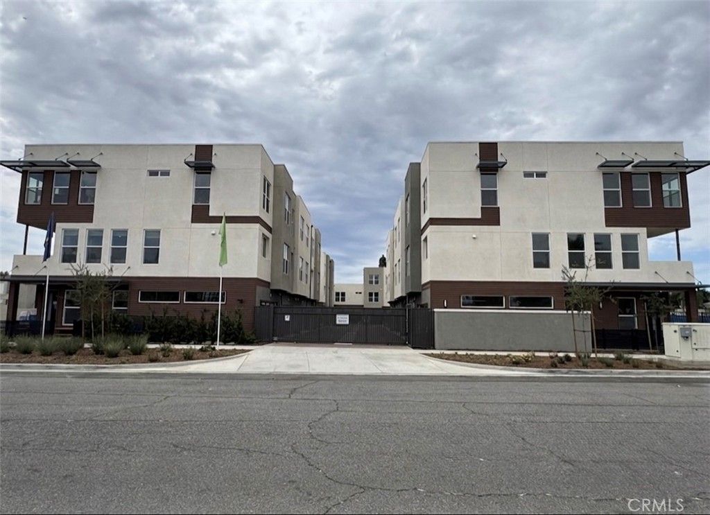 652 E Fourth Street, Pomona, CA 91766
