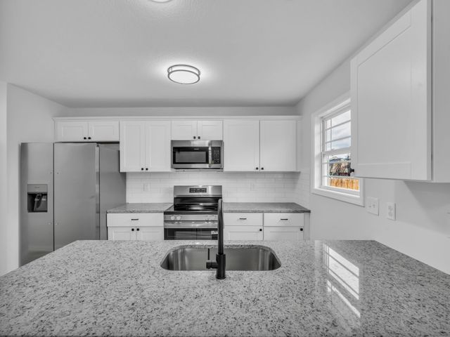 1321 Loren Cir, Clarksville, TN 37042