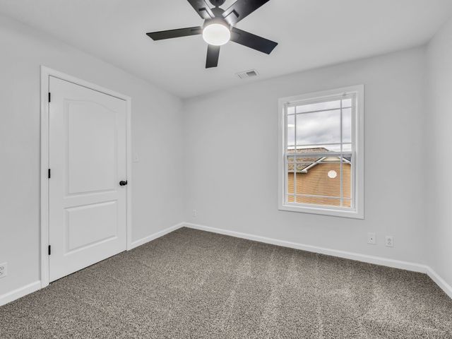 1321 Loren Cir, Clarksville, TN 37042