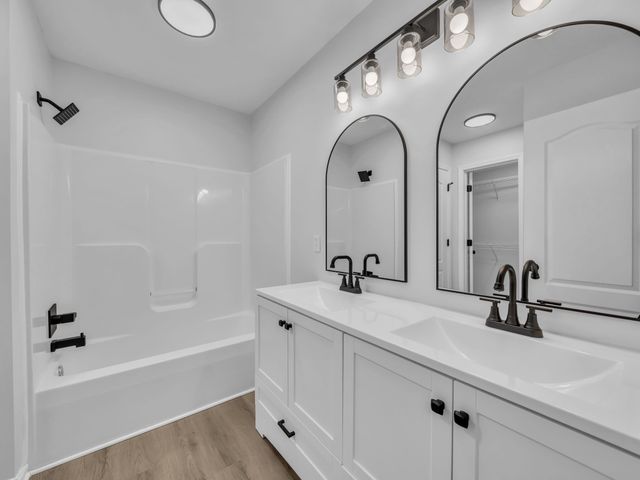 1321 Loren Cir, Clarksville, TN 37042