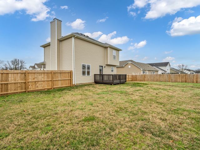 1321 Loren Cir, Clarksville, TN 37042