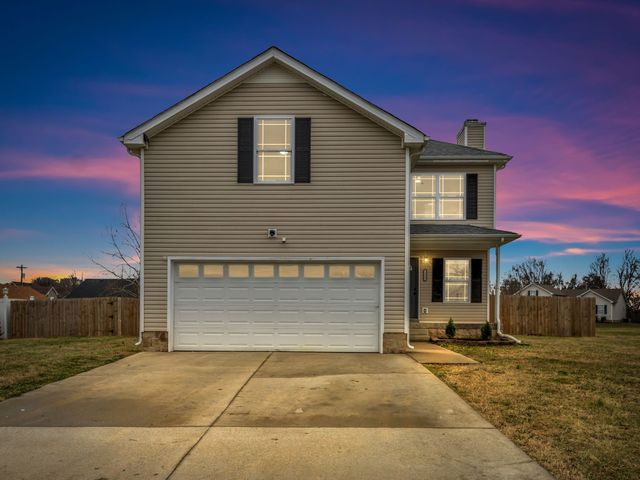 1321 Loren Cir, Clarksville, TN 37042