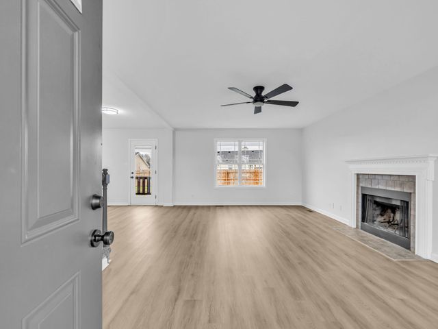 1321 Loren Cir, Clarksville, TN 37042