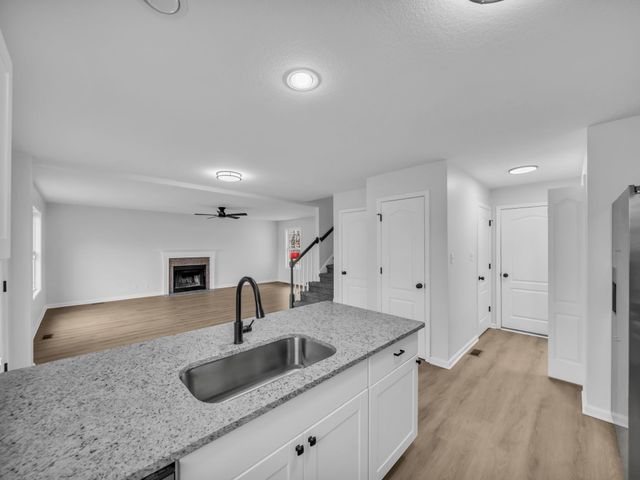 1321 Loren Cir, Clarksville, TN 37042