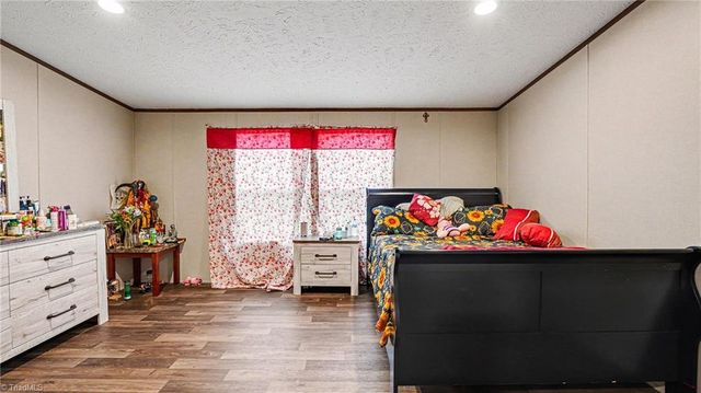 380 Avenue J, Lexington, NC 27292