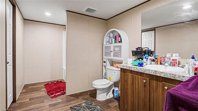 380 Avenue J, Lexington, NC 27292