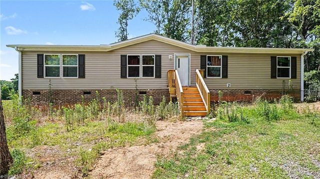 380 Avenue J, Lexington, NC 27292