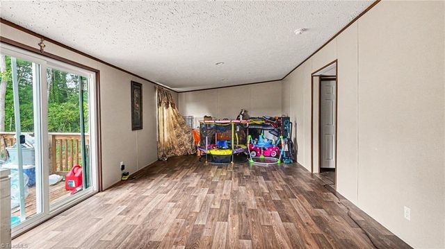 380 Avenue J, Lexington, NC 27292