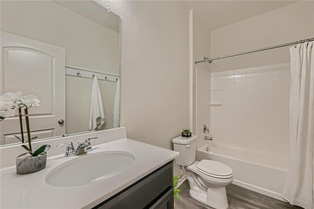 288 Eves Necklace DR, Buda, TX 78610