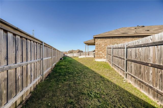 288 Eves Necklace DR, Buda, TX 78610