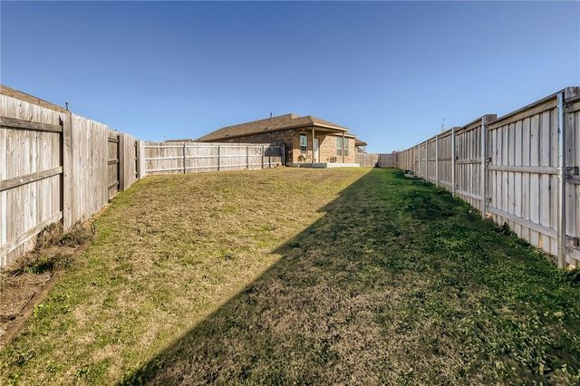 288 Eves Necklace DR, Buda, TX 78610