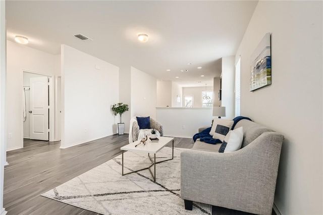 288 Eves Necklace DR, Buda, TX 78610