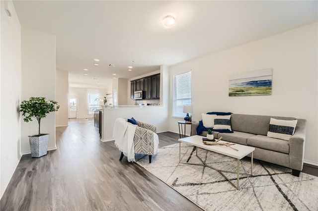 288 Eves Necklace DR, Buda, TX 78610